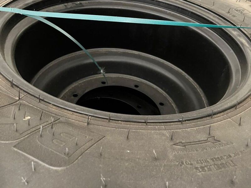 BKT 340/85R38+340/85R24