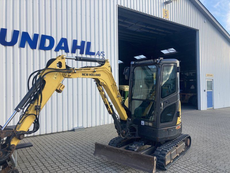 New Holland E26C CAB mini