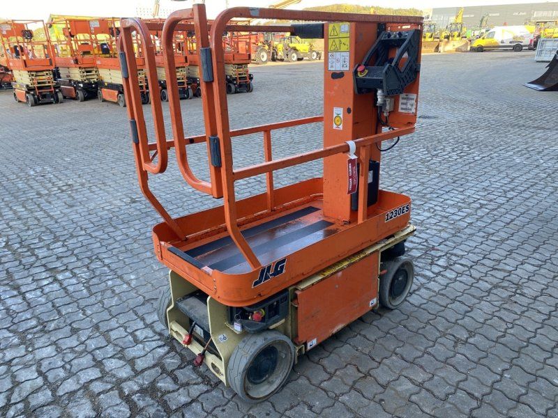 JLG 1230ES