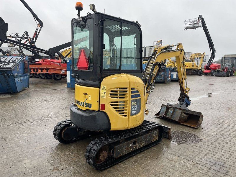 Komatsu PC22MR-3