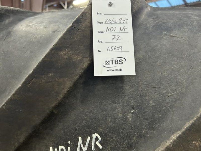 710/70R42 600/70R28