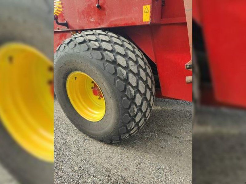 New Holland BB980