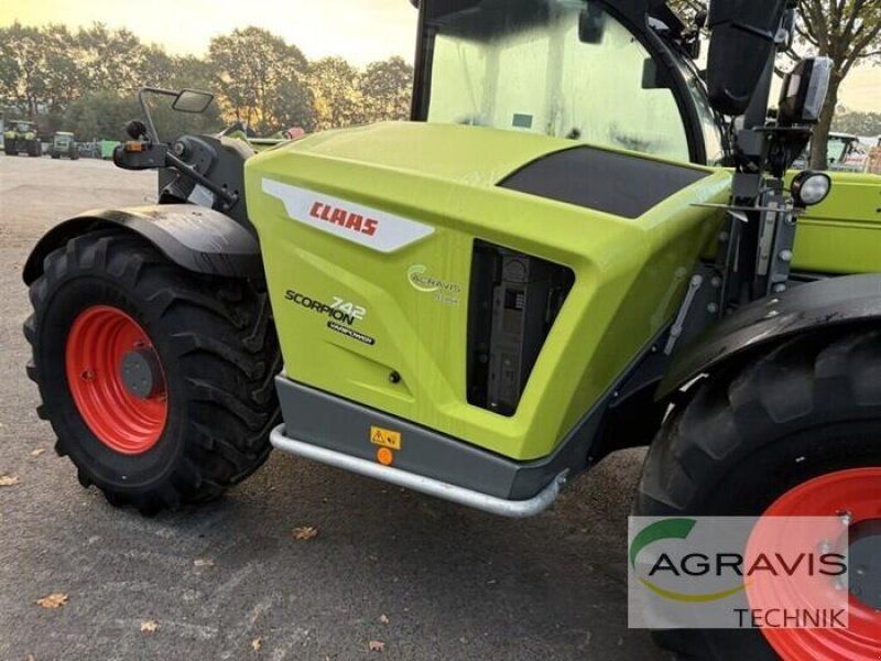 Claas SCORPION 742 VARIPOWER