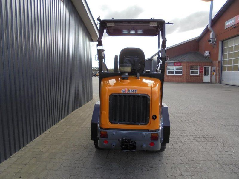 Giant G2500XHD