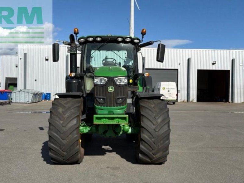 John Deere 6215R
