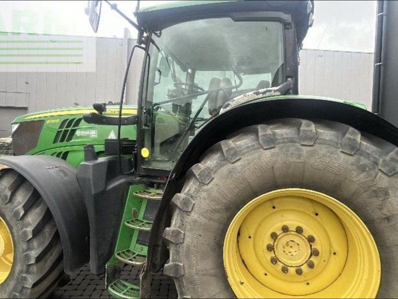 John Deere 6210R