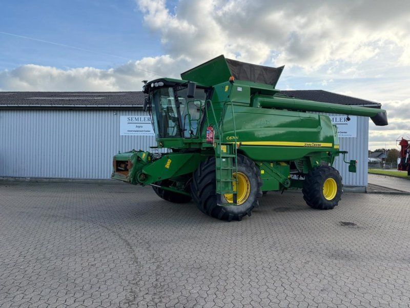 John Deere C670