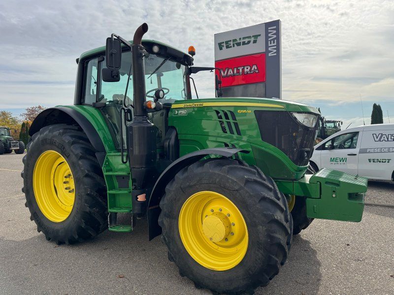 John Deere 6195M