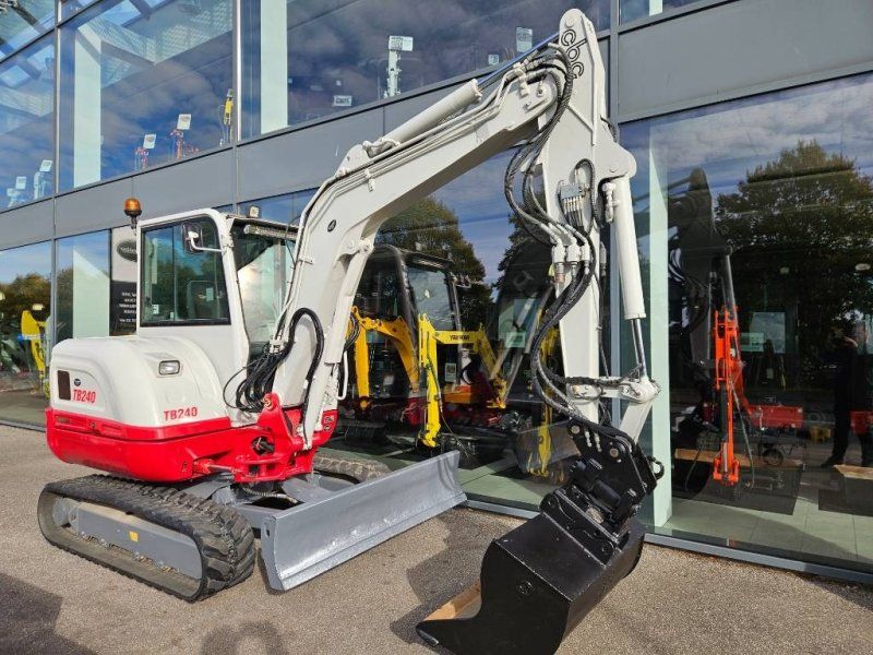 Takeuchi TB 240