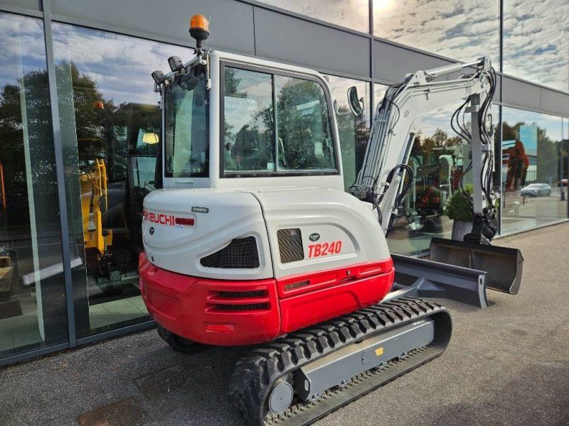 Takeuchi TB 240
