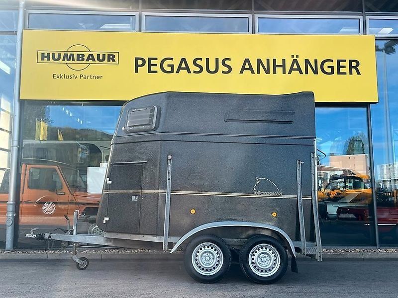 Böckmann Comfort Pferdeanhänger Vollpoly Sattelkammer 2t.