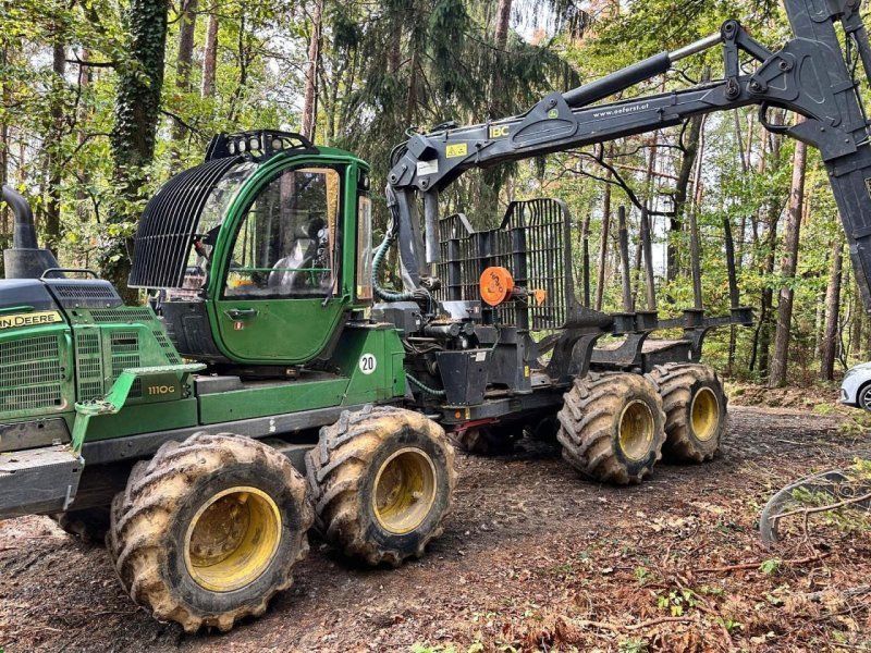 John Deere 1110G