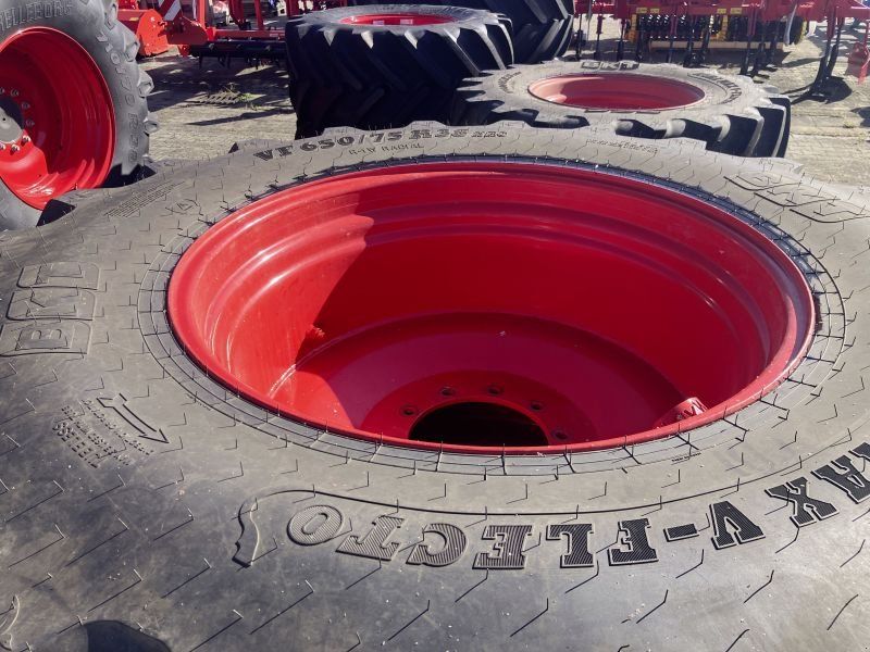 BKT VF 600/65 R28 + VF 650/75 R38