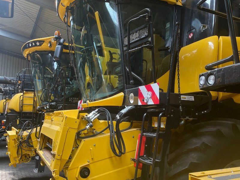 New Holland CH7.70