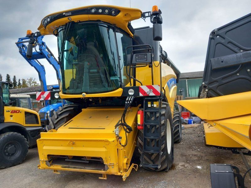New Holland CH7.70