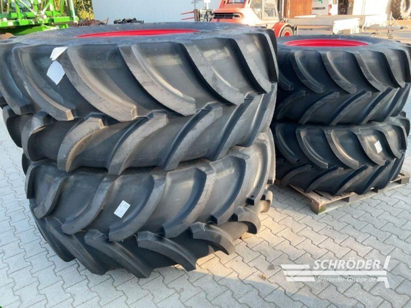 Vredestein 2X600/70R28 | 2X710/75R38