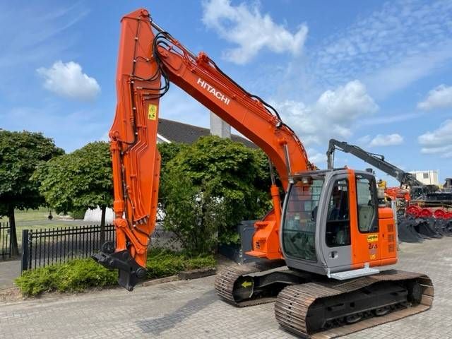 Hitachi ZX 135 US