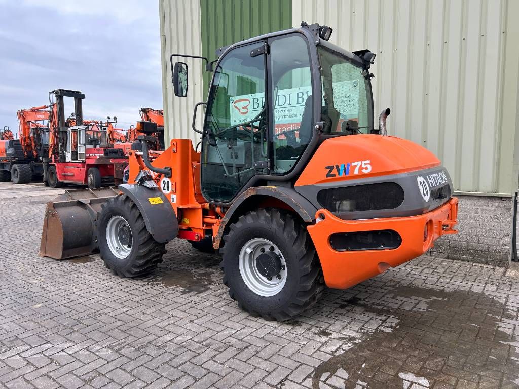 Hitachi ZW 75