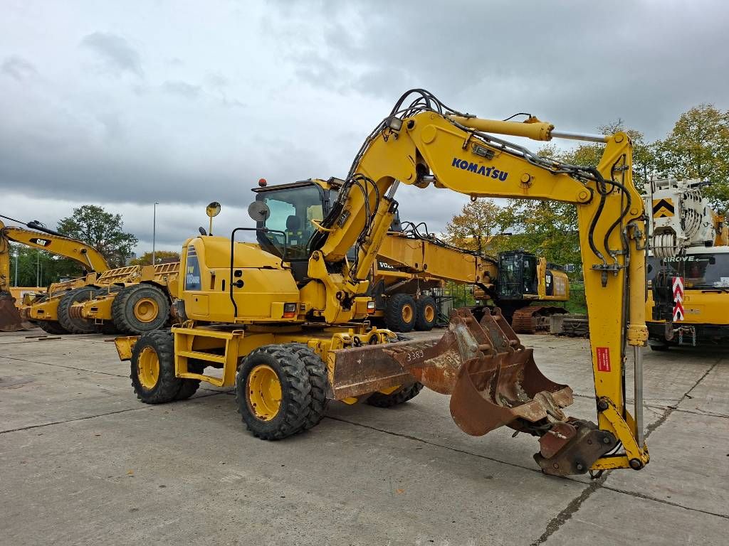 Komatsu PW 118 MR-8 (+ 3 buckets)