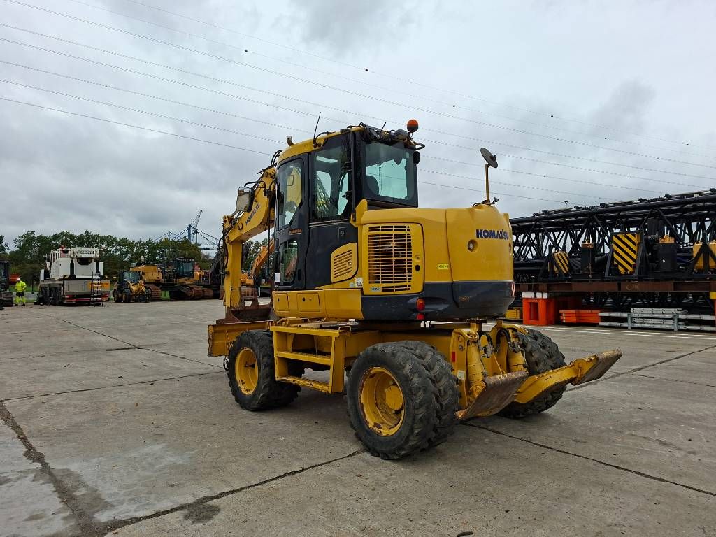 Komatsu PW 118 MR-8 (+ 3 buckets)