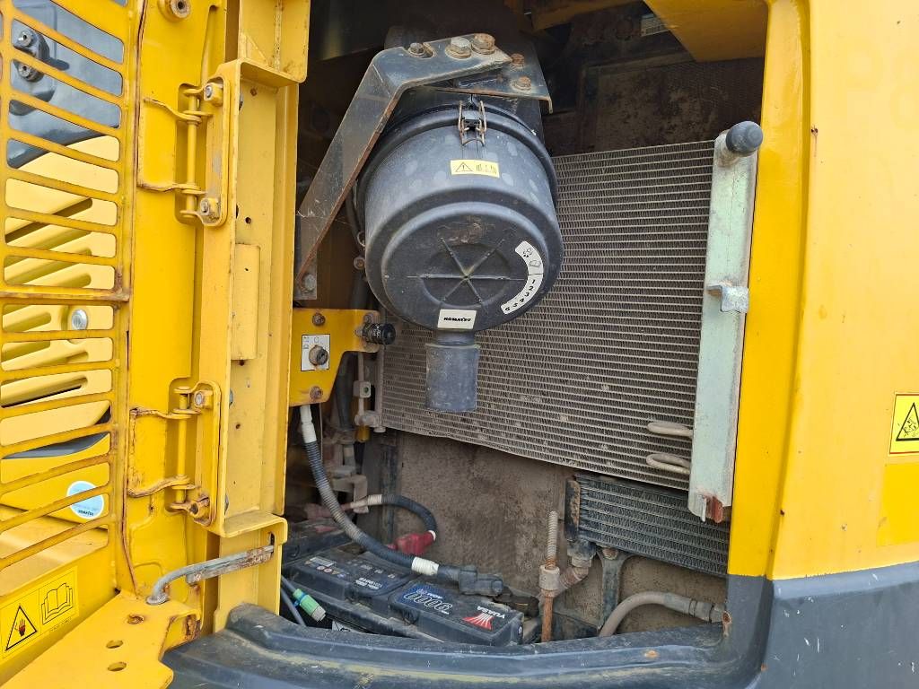 Komatsu PW 118 MR-8 (+ 3 buckets)