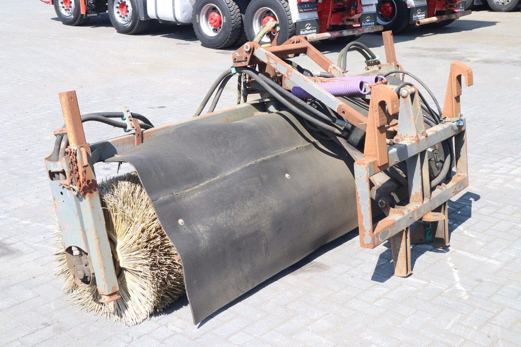 Merlo HYDRAULIC SWEEPER | BRUSH | VEEGBORSTEL | BURSTEL