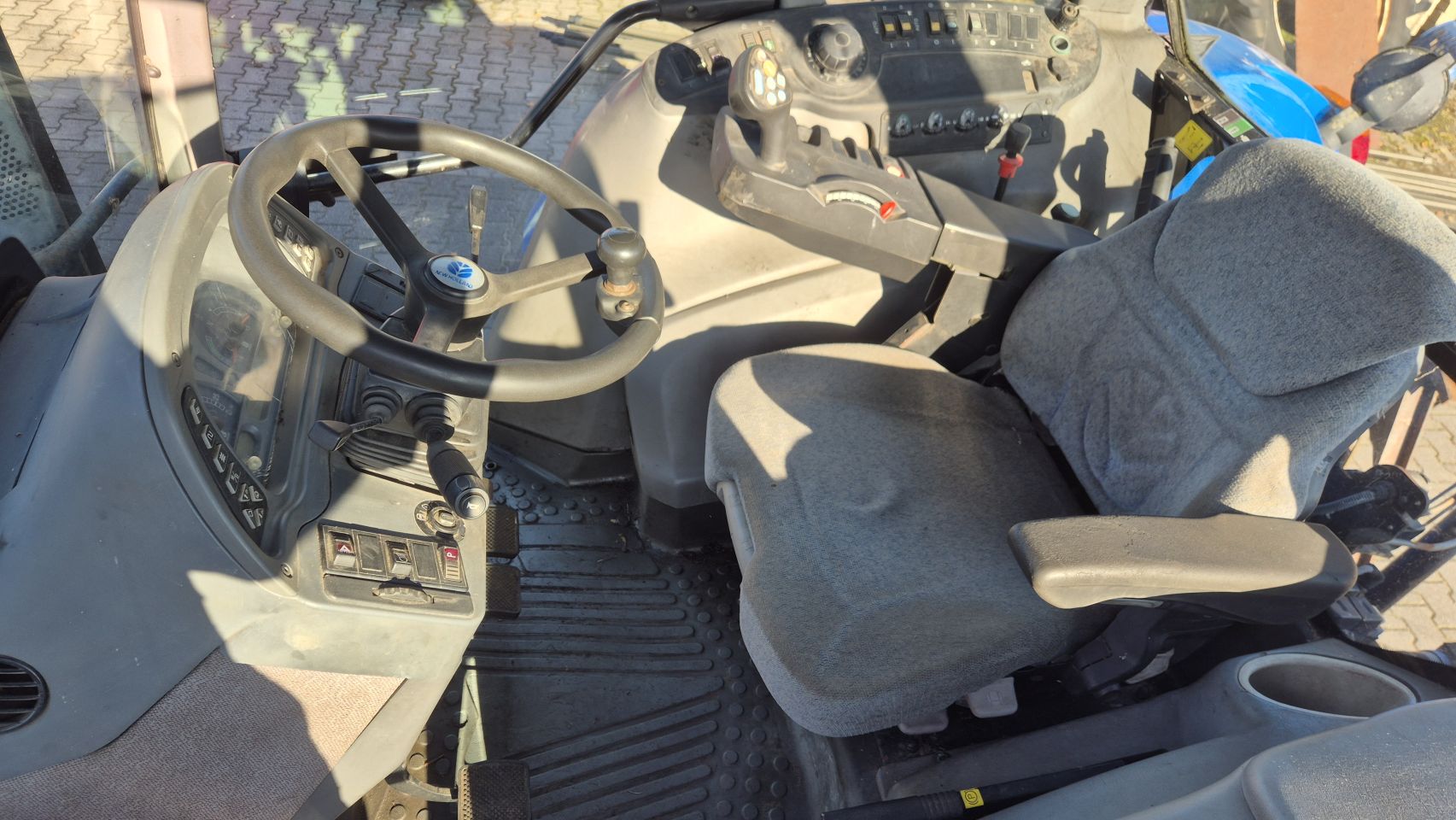 New Holland TVT 145 motor defect