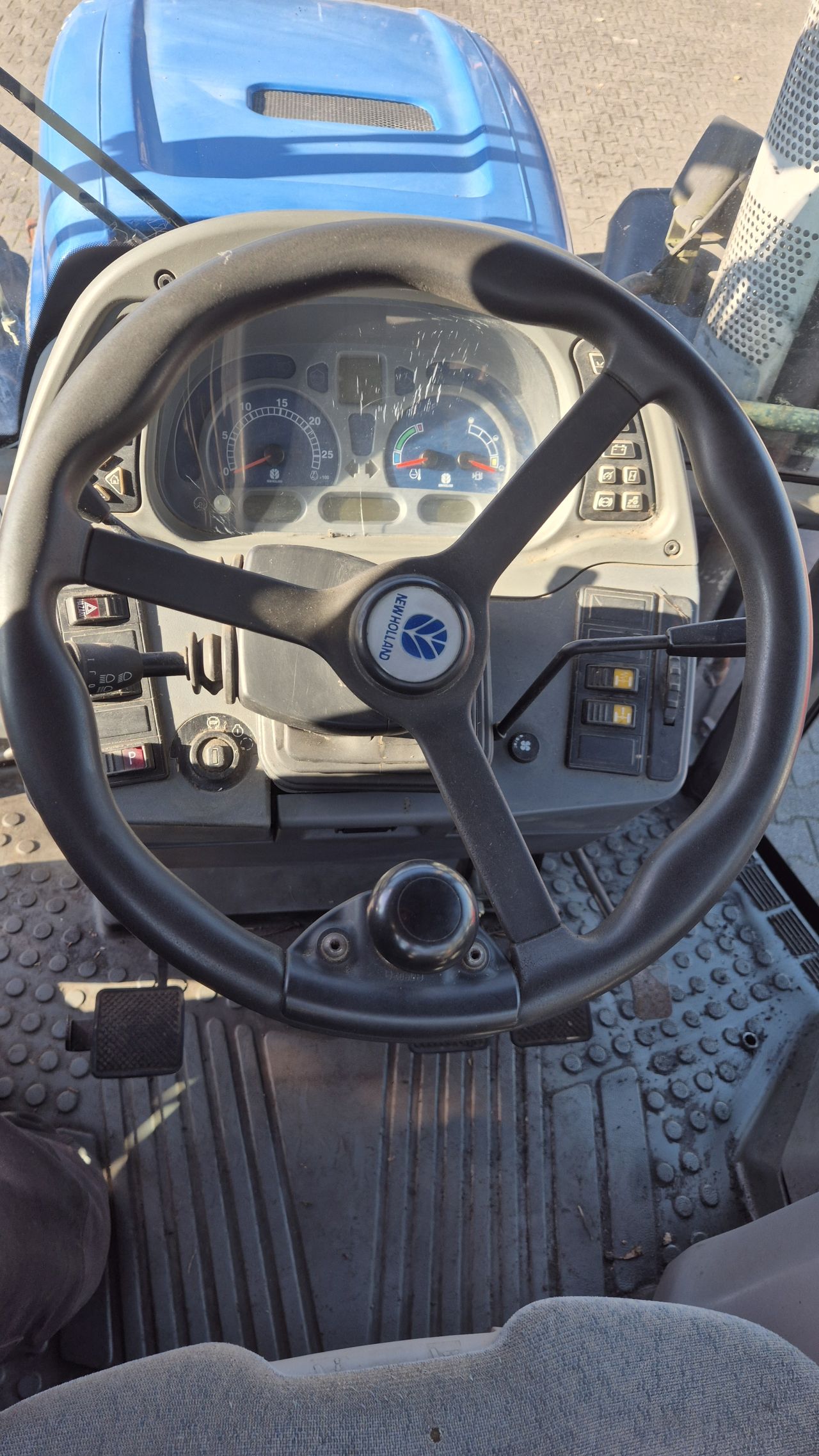 New Holland TVT 145 motor defect