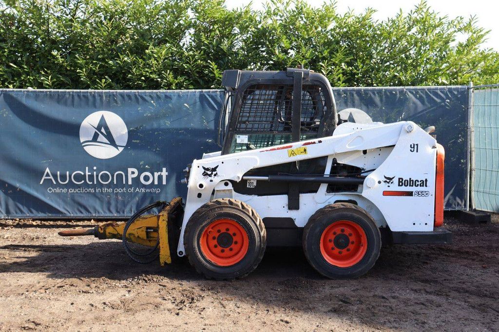 Bobcat S550 Diesel Skid Steer Loader 45.5kW 2017 with Demolition Hammer