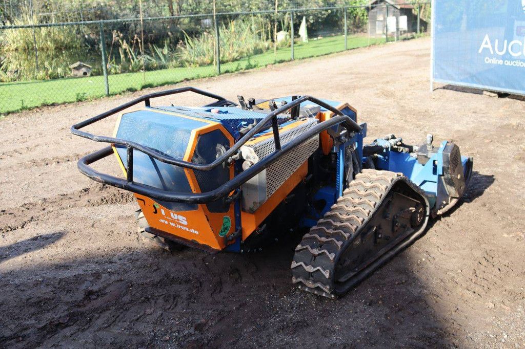 Rasenmäher Irus Deltrak 2.5 Diesel 27,5 kW 2015