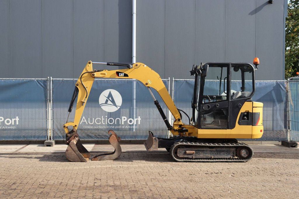 Crawler excavator Caterpillar 302.5C Diesel 20kW 2012