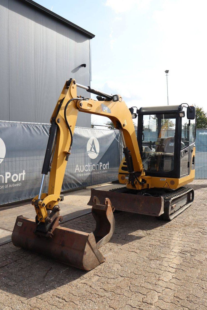 Crawler excavator Caterpillar 302.5C Diesel 20kW 2012