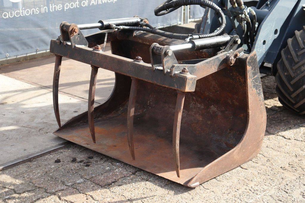 Articulated loader Giant D263SW Diesel 2011 with manure clamp