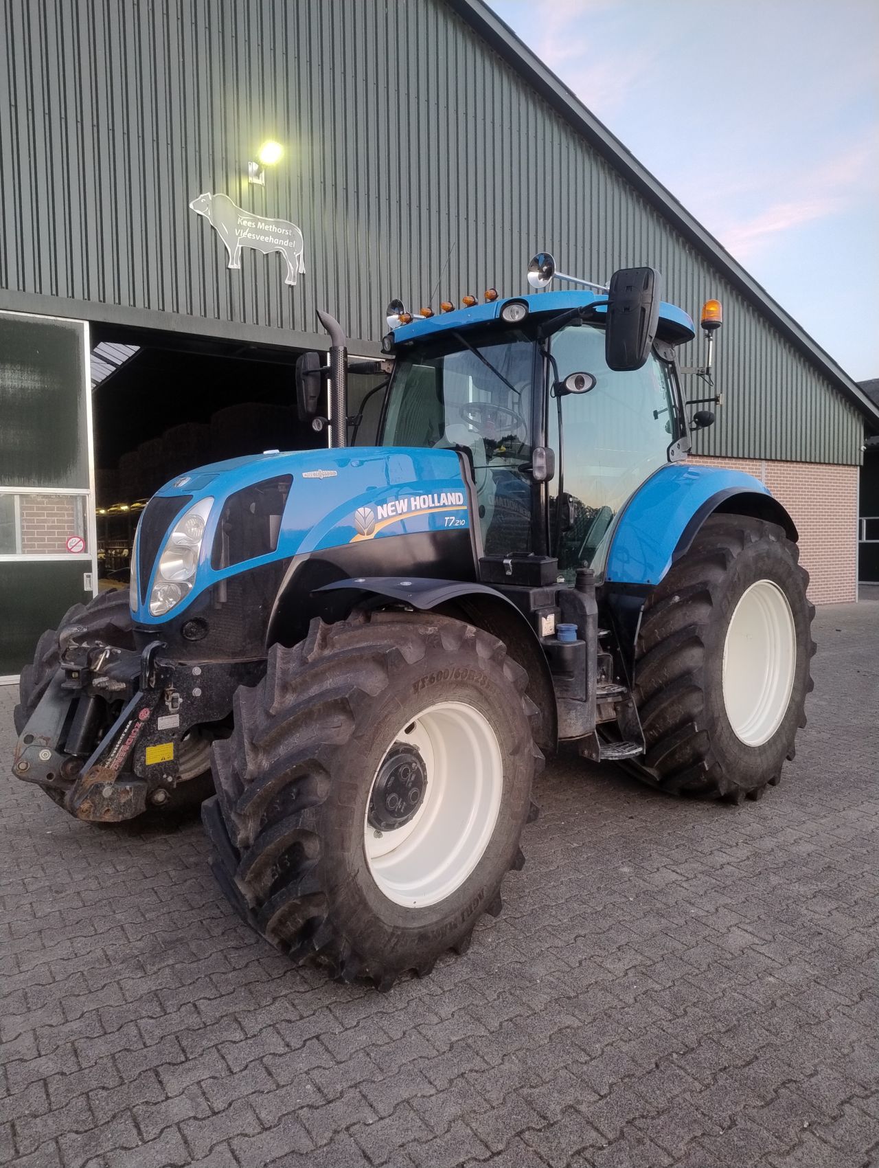 New Holland T7 210