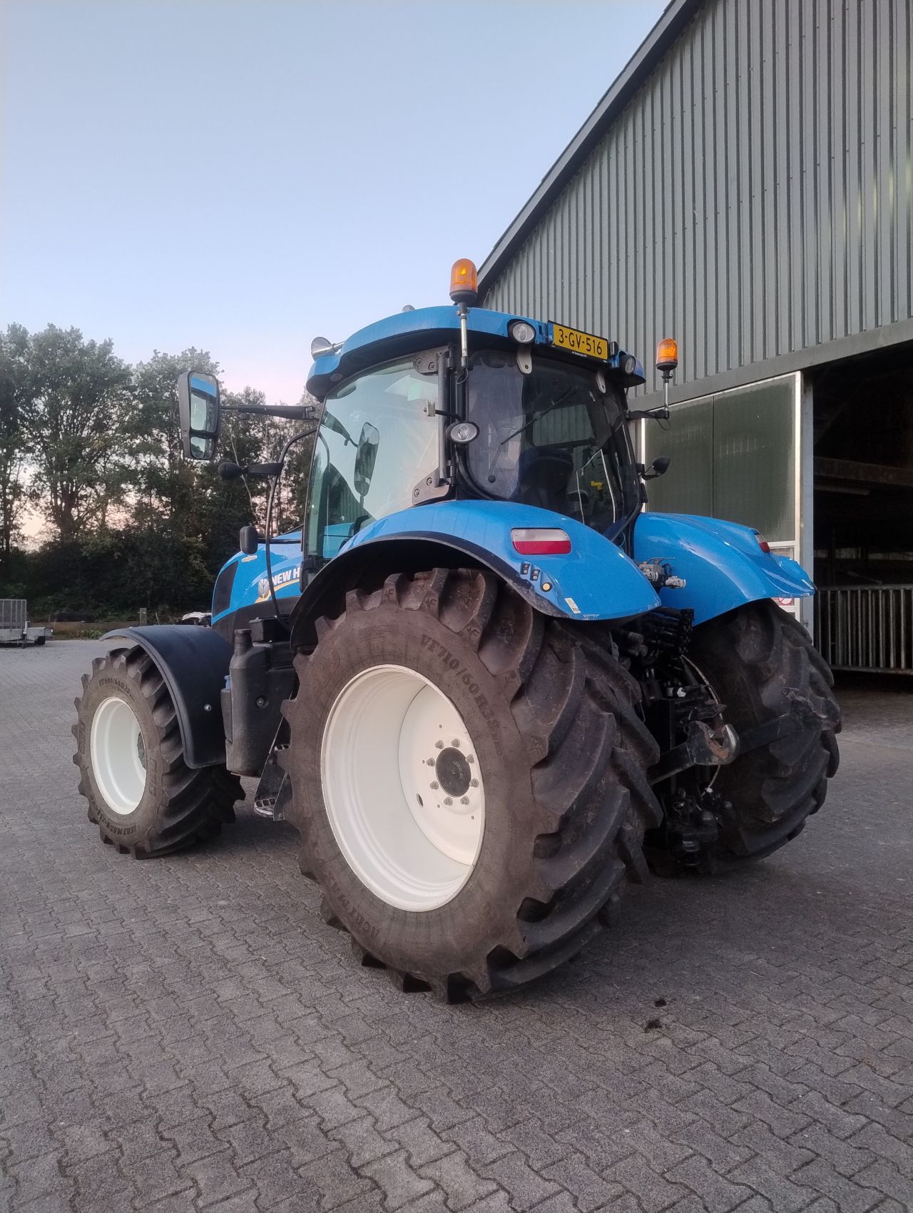 New Holland T7 210