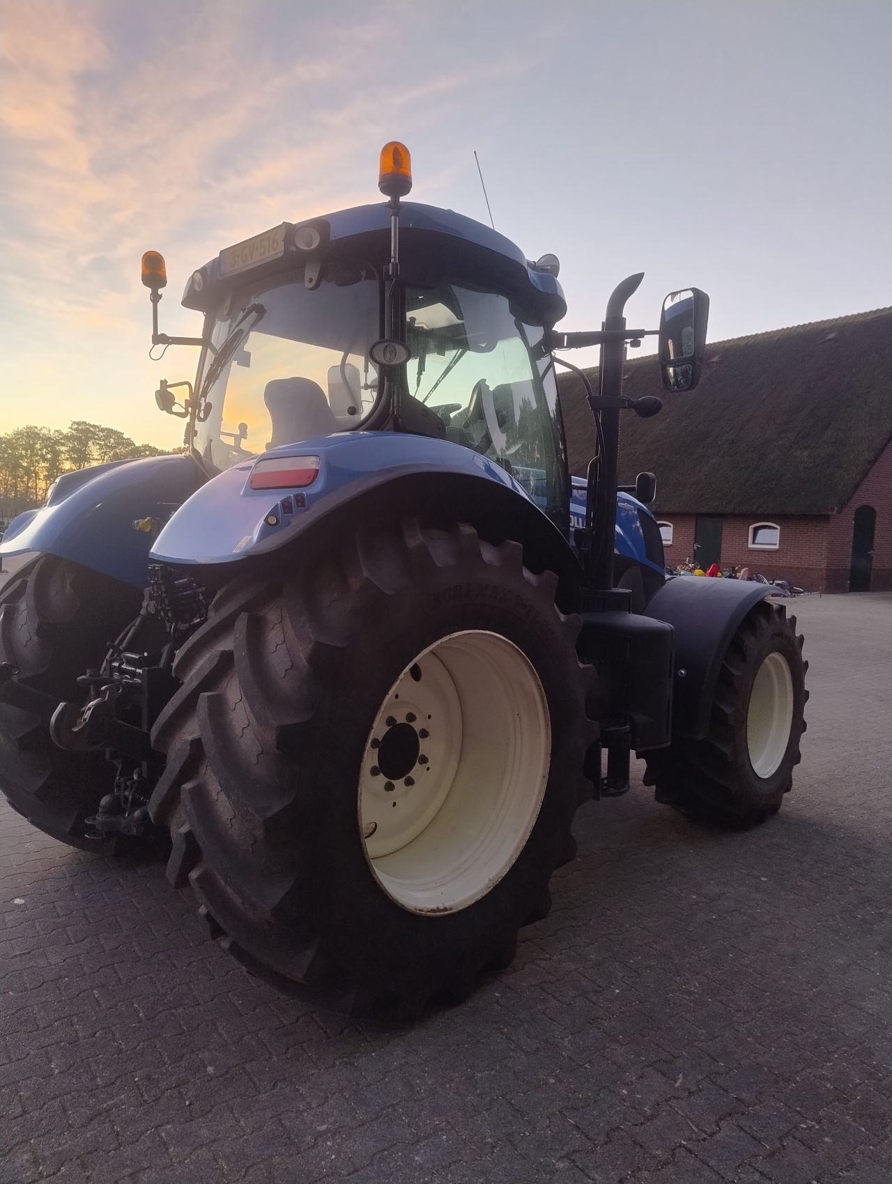 New Holland T7 210