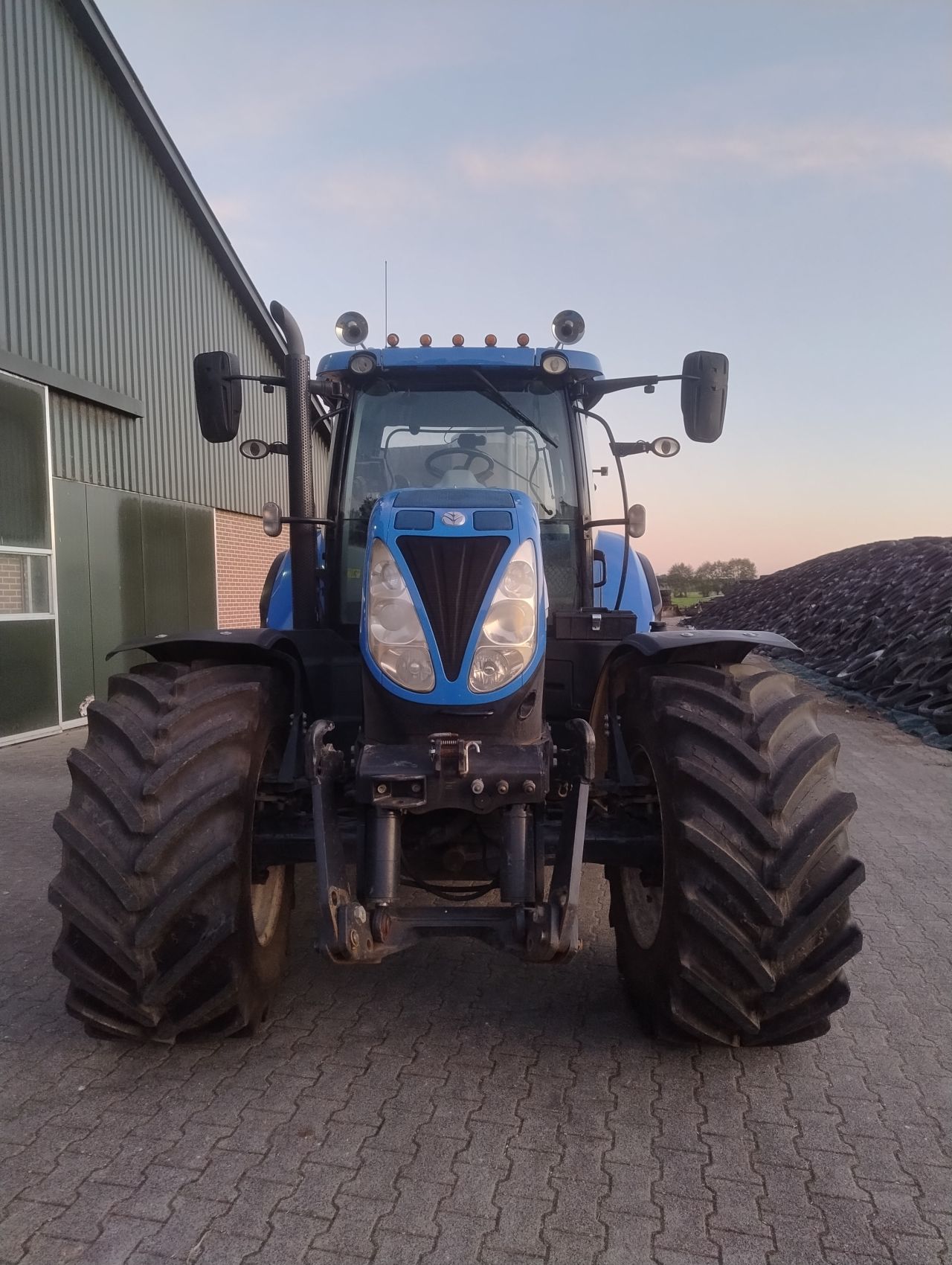 New Holland T7 210