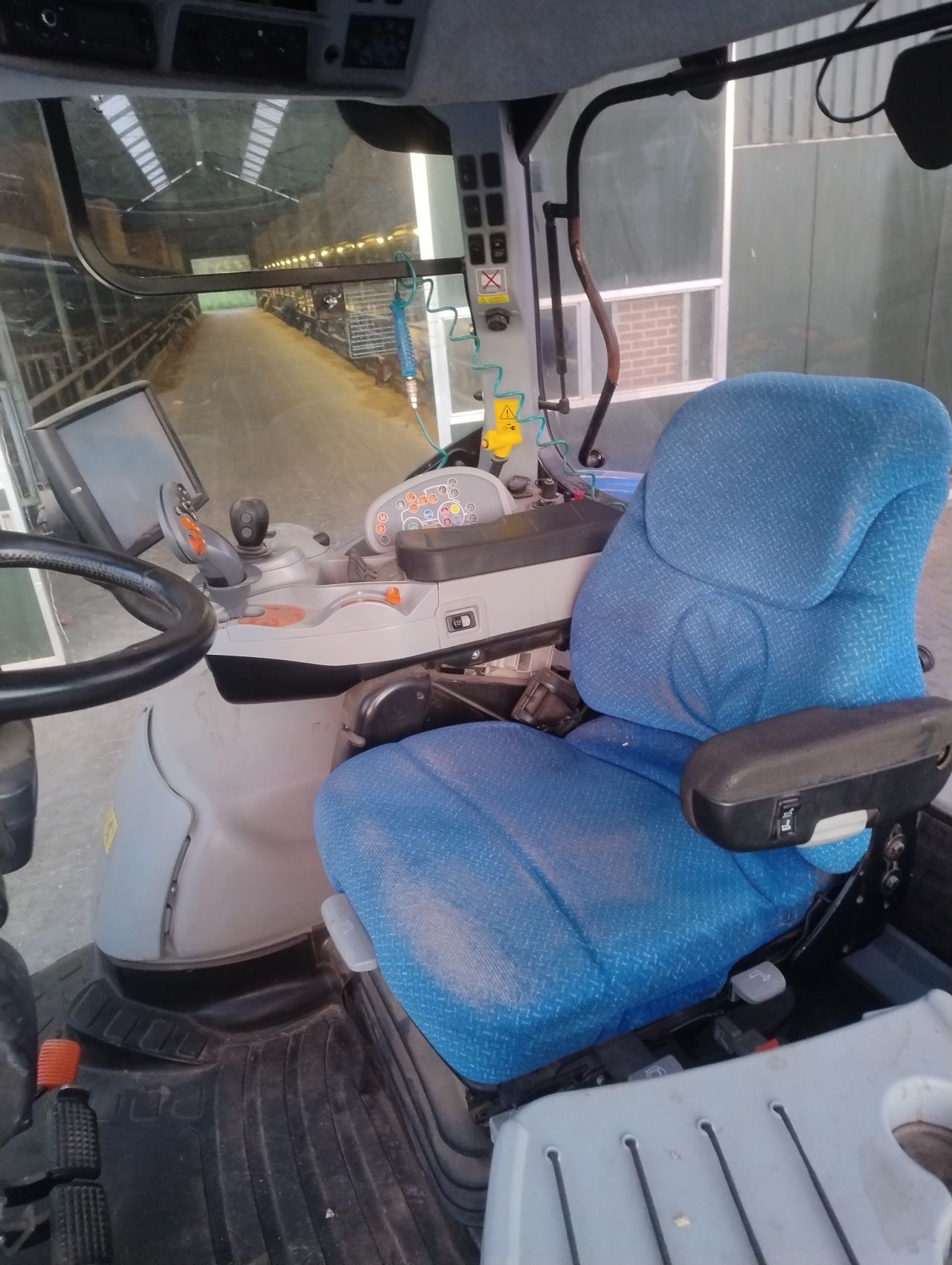 New Holland T7 210