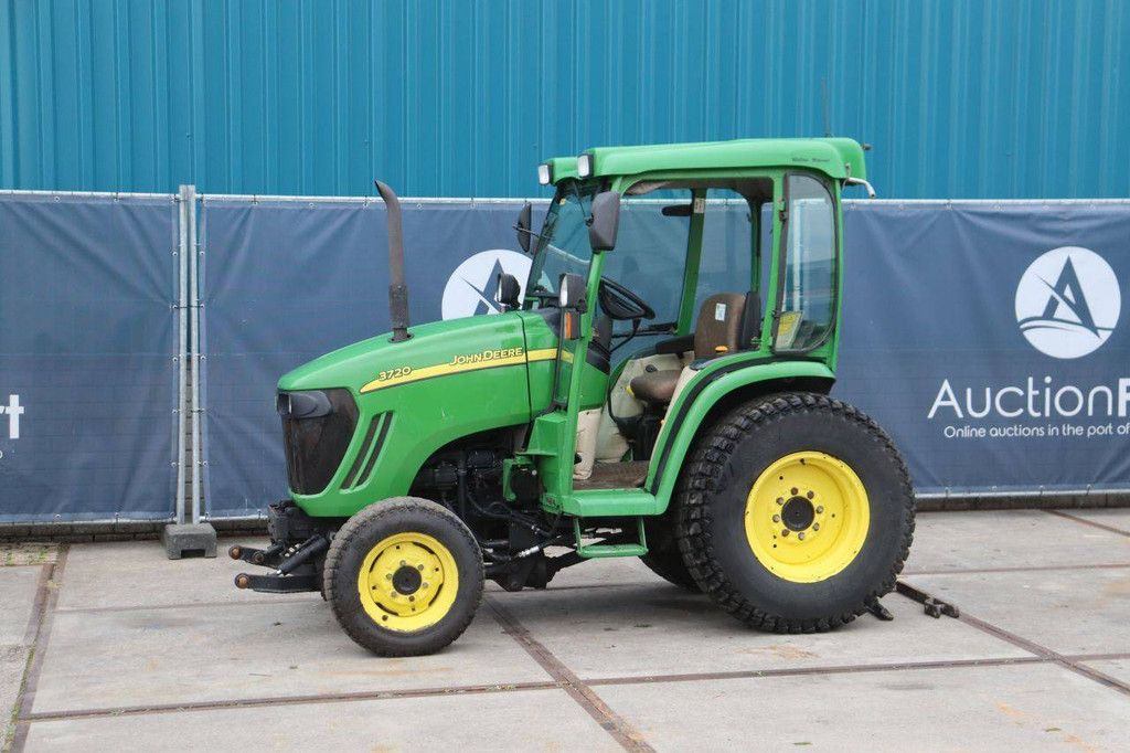 Traktor John Deere 3720 Diesel 43 PS