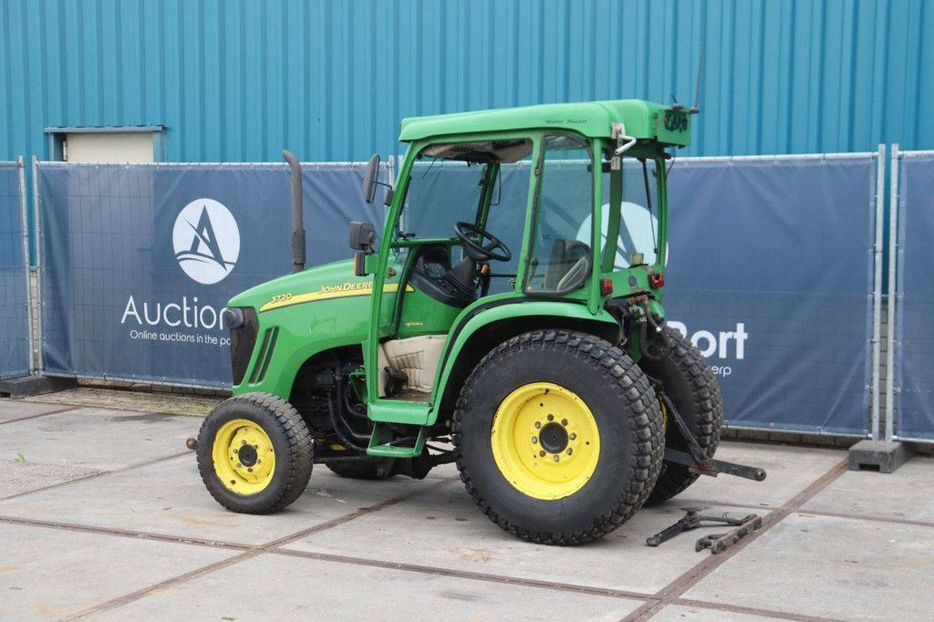 Traktor John Deere 3720 Diesel 43 PS