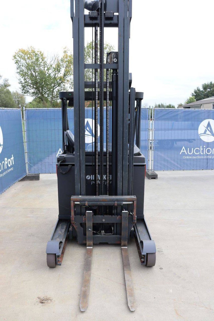 Fenwick-Linde R14-01 Electric Reach Truck 1400kg 8.0m 2020