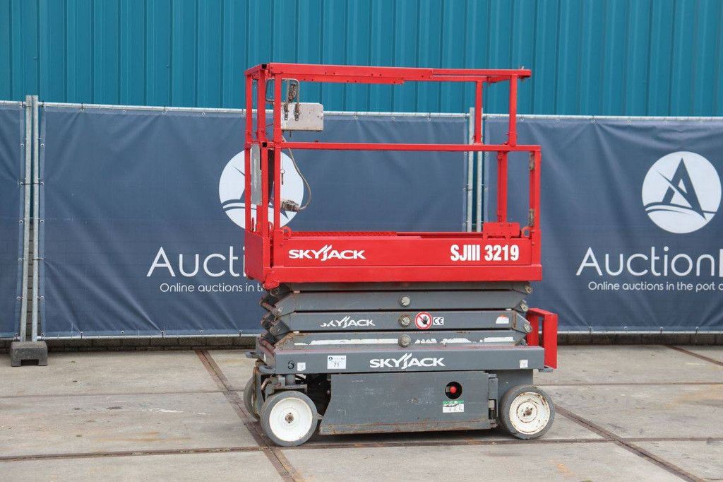 Skyjack SJIII-3219 Elektrische Scherenbühne 227 kg 7,8 m 2018
