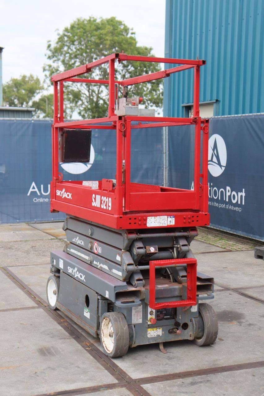 Skyjack SJIII-3219 Elektrische Scherenbühne 227 kg 7,8 m 2018