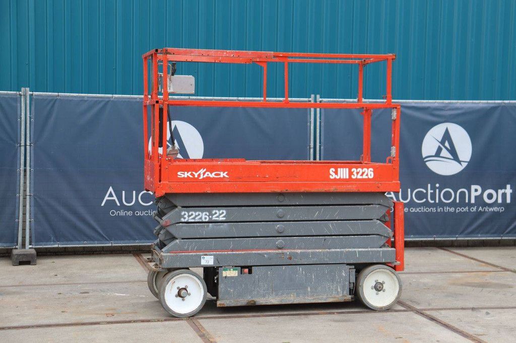 Skyjack SJIII-3226 Electric Scissor Lift 227kg 9.9m 2009