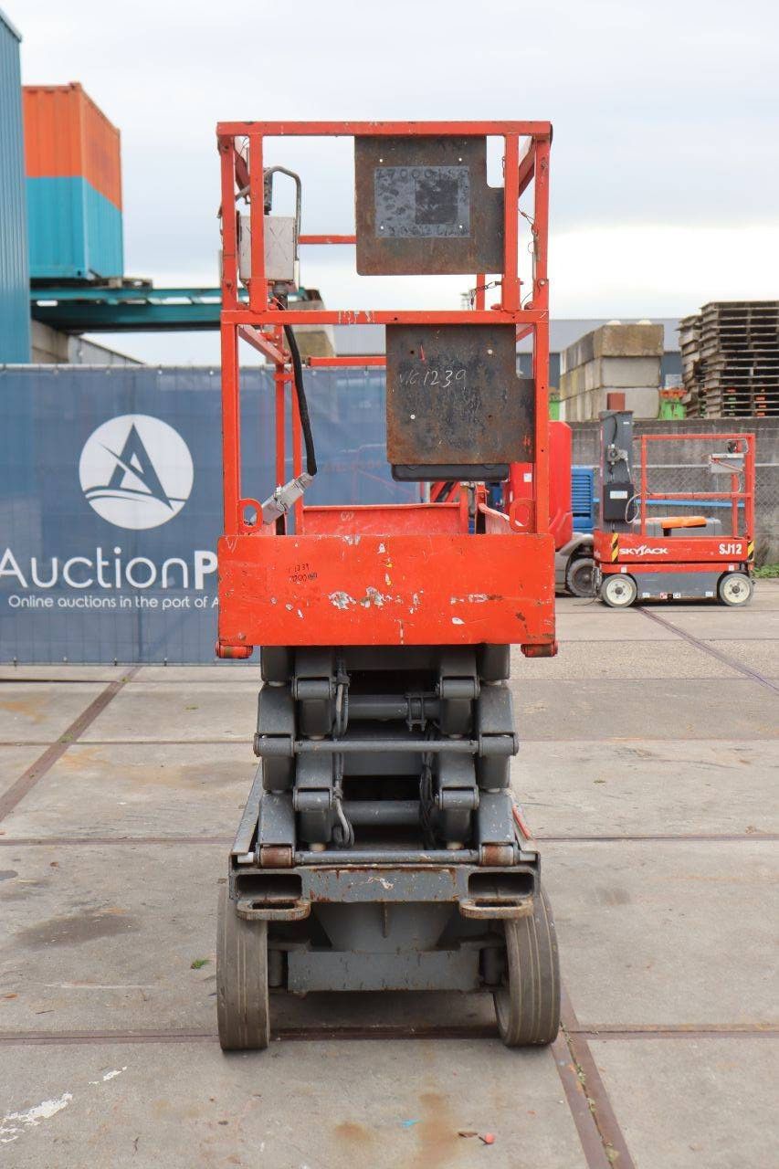 Skyjack SJIII-3226 Electric Scissor Lift 227kg 9.9m 2009
