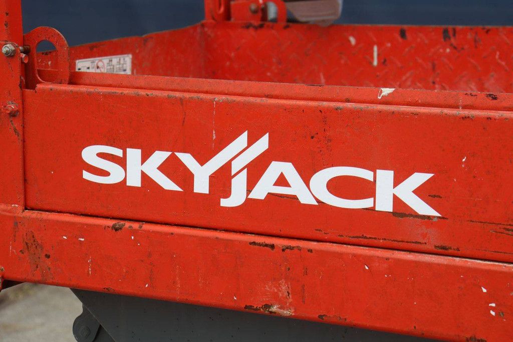 Skyjack SJIII-3226 Electric Scissor Lift 227kg 9.9m 2009