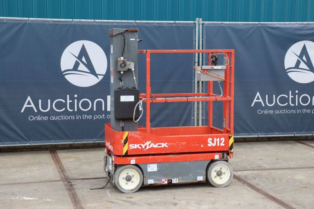 Skyjack SJ12 Electric Mast Lift 227kg 5.6m 2013