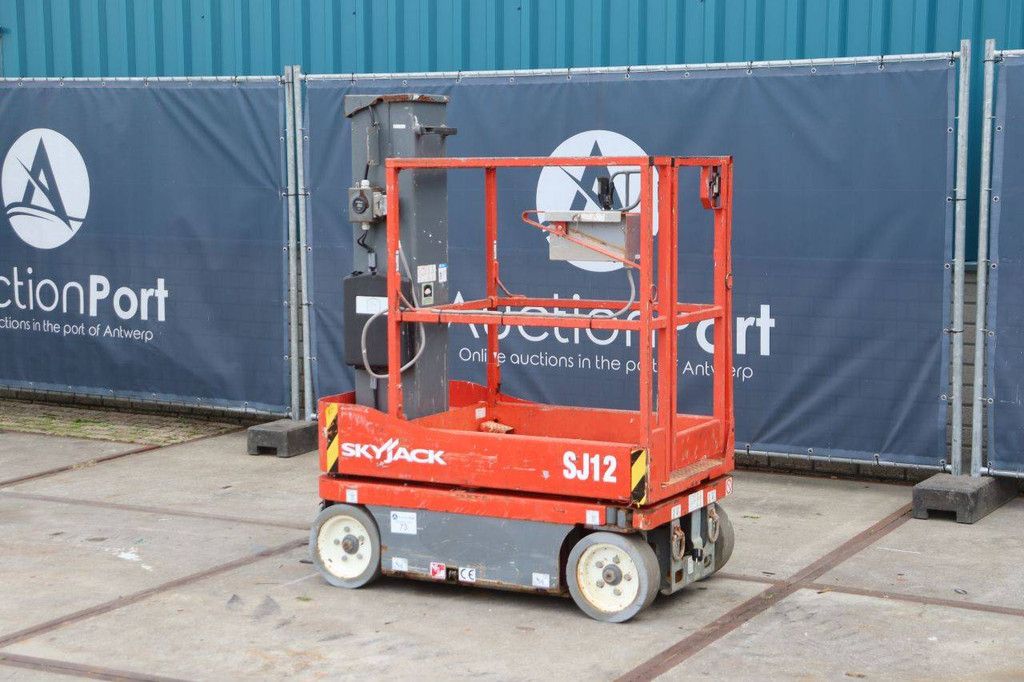 Skyjack SJ12 Electric Mast Lift 227kg 5.6m 2013