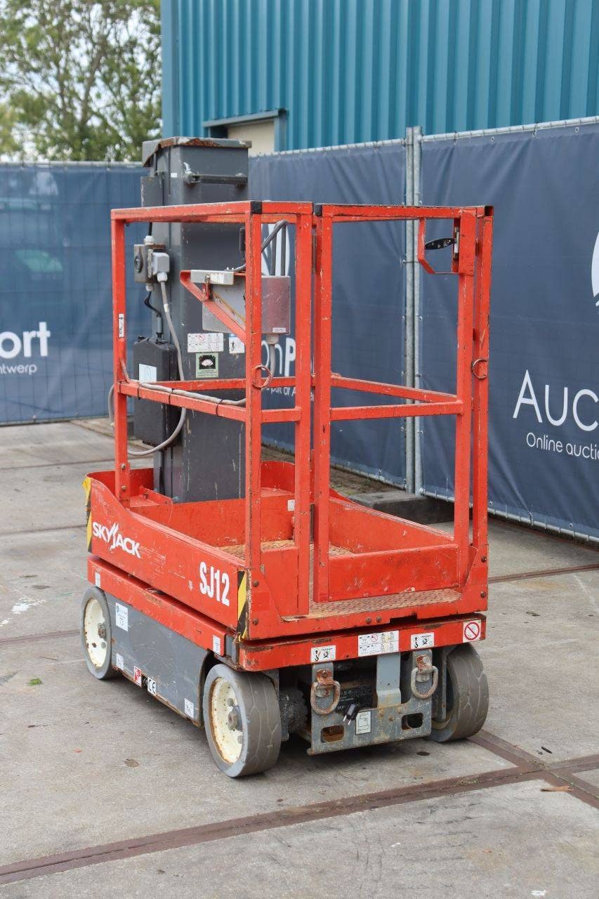Skyjack SJ12 Electric Mast Lift 227kg 5.6m 2013