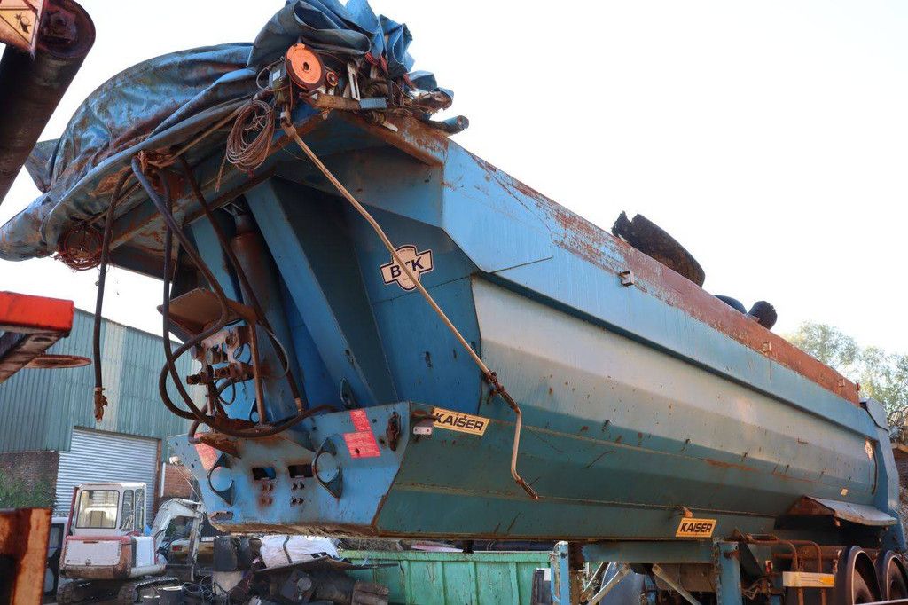 Tipper Semi-trailer Robuste-Kaiser S3302V37 37000kg 2008